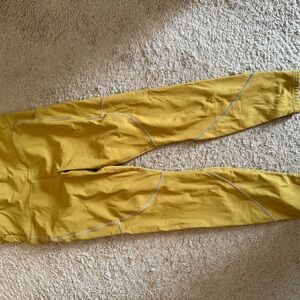 Fabletics Thermal Leggings | Size L | Mustard Yellow